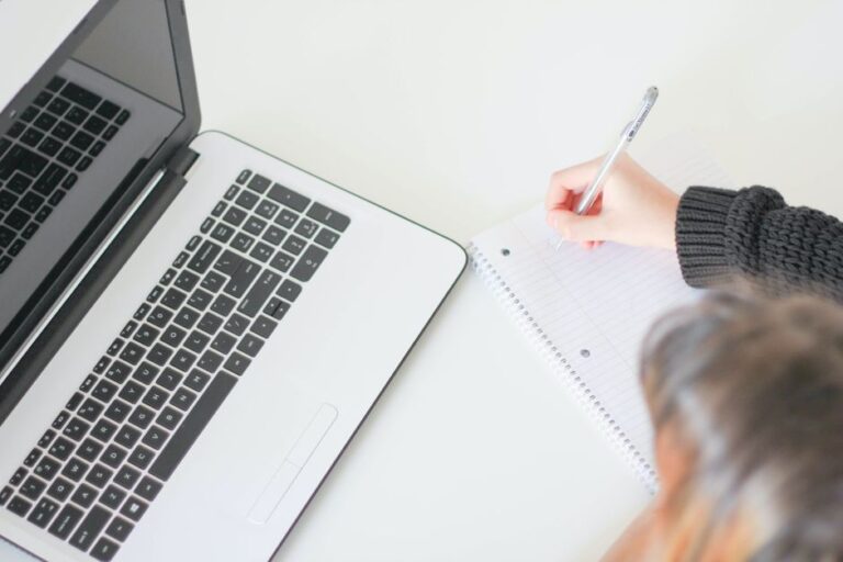 Copywriting Jualan: Cara Pemula Menulis Kata yang Bikin Laris