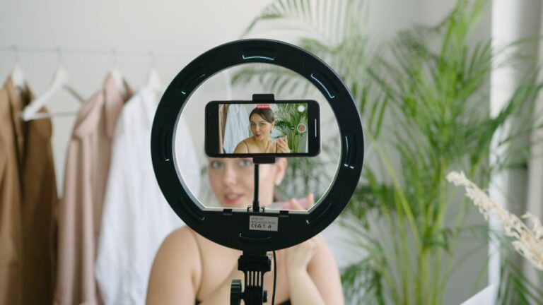 Endorse Micro Influencer: Cara UMKM Promosi Hemat dan Tepat Sasaran