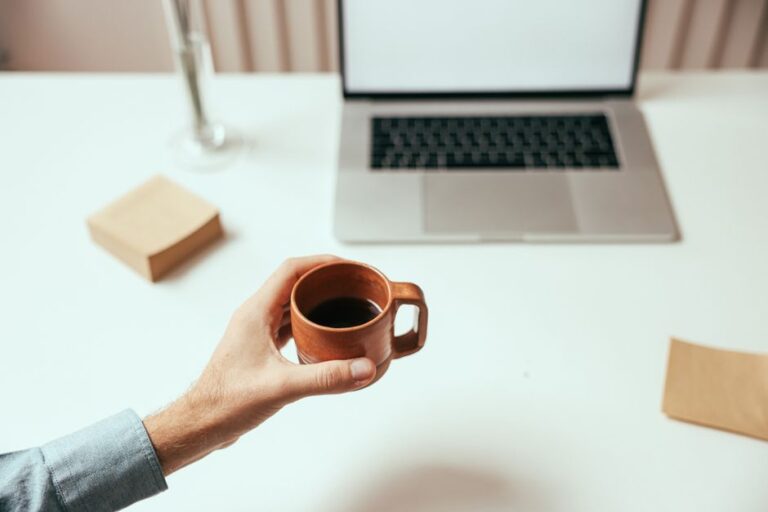 Virtual Assistant untuk Klien Luar Negeri: Earning Dollar dari Rumah