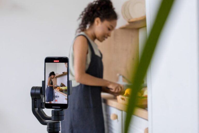 Strategi Konten Video Pendek: Cara Jualan Online Lewat TikTok dan Reels